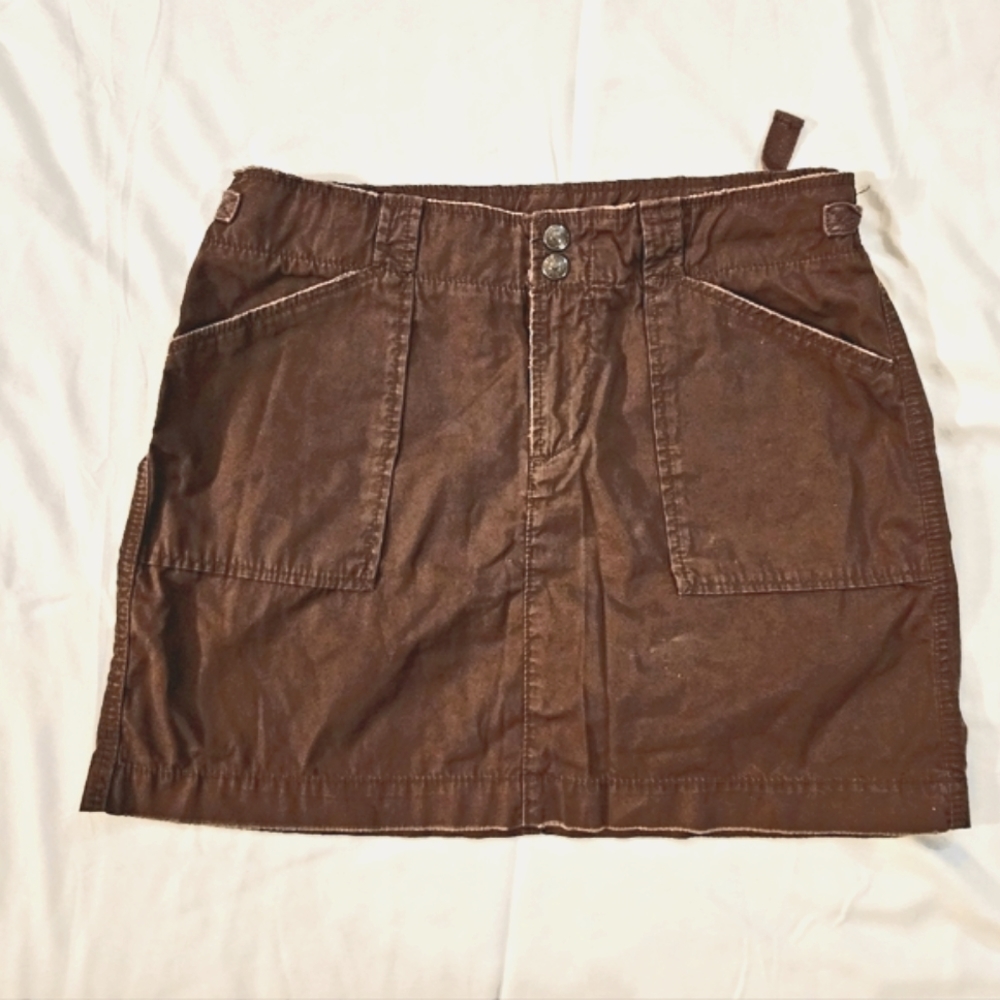 Gap skirt